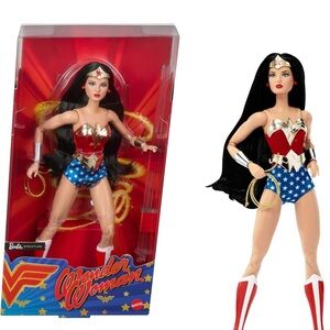 NEW Mattel Wonder Woman Barbie Signature Doll